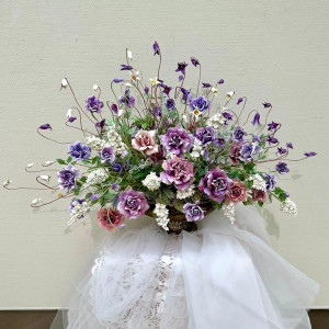 紫のばらとライラックの盛花　　　　　(作：大久保多津子)の画像